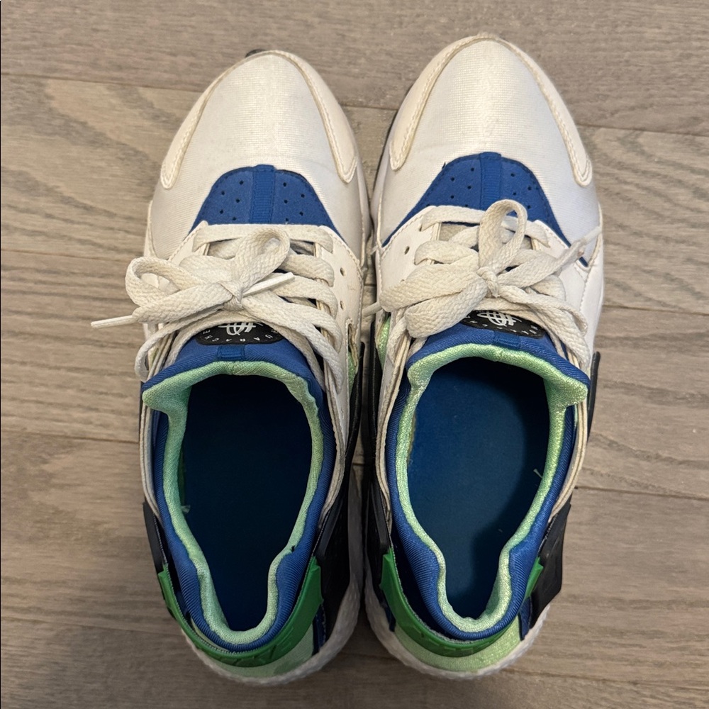 White and Blue Huarache’s with Green Accents
